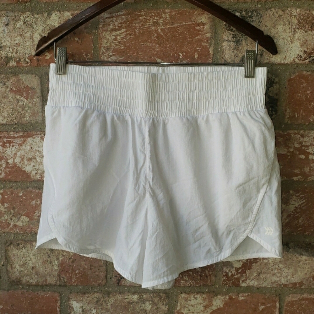 All in Motion Highrise shorts women's Medium